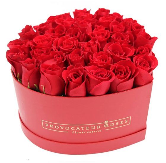 Caja corazon rosas frescas rojas