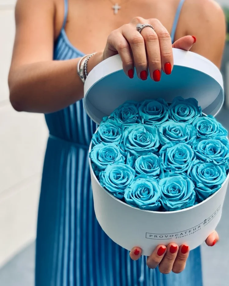 Aquamarine Preserved Roses Round Box
