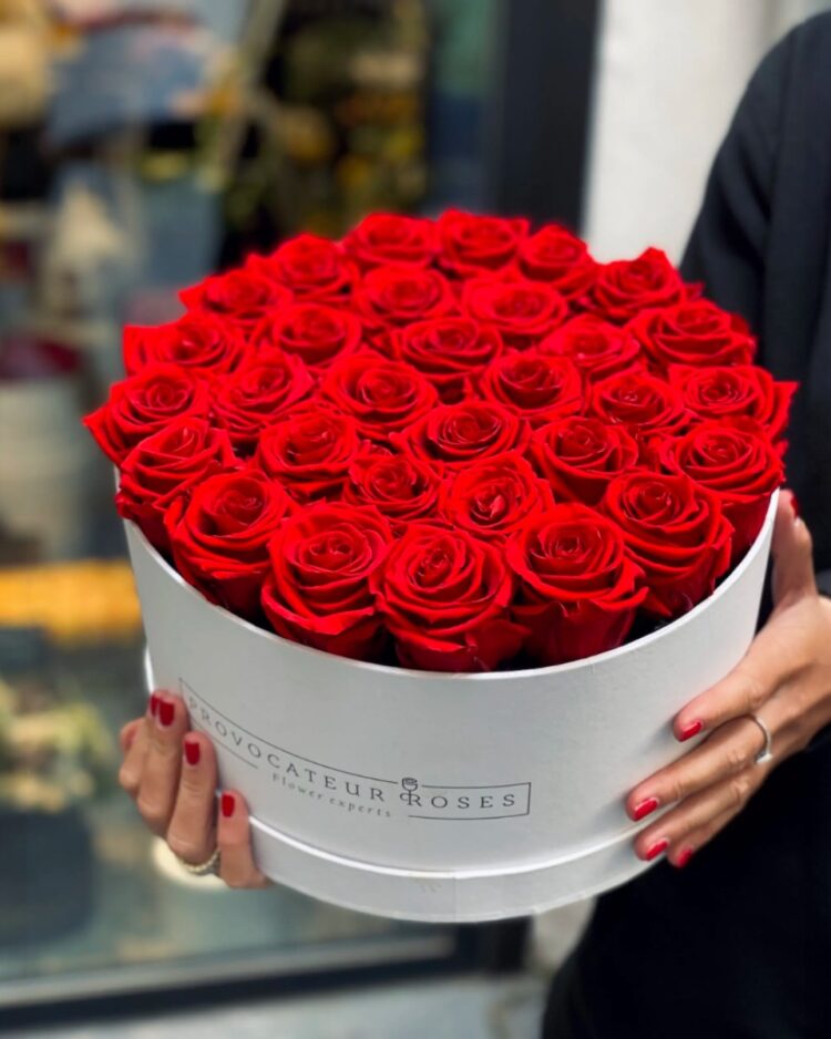 Caja Redonda de Rosas Frescas red