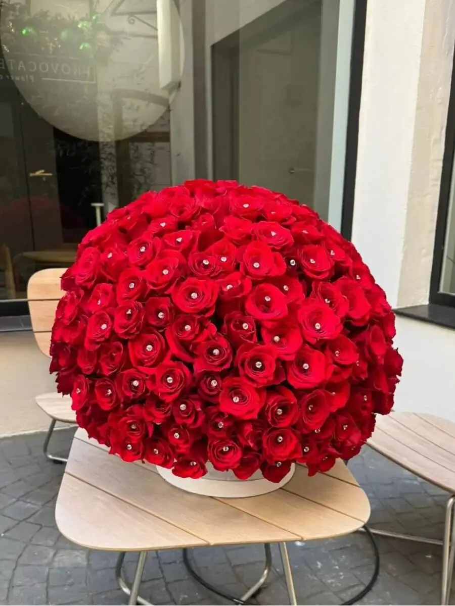 Коробка с алмазной сферой