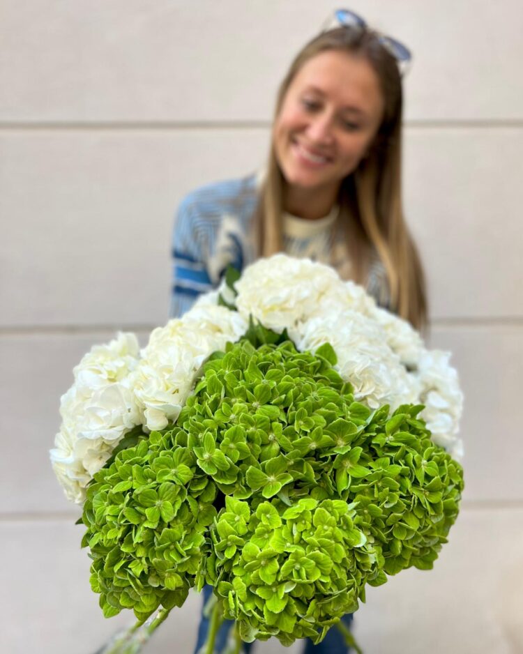 Ramo Luxury de Hortensias verdes y blancas