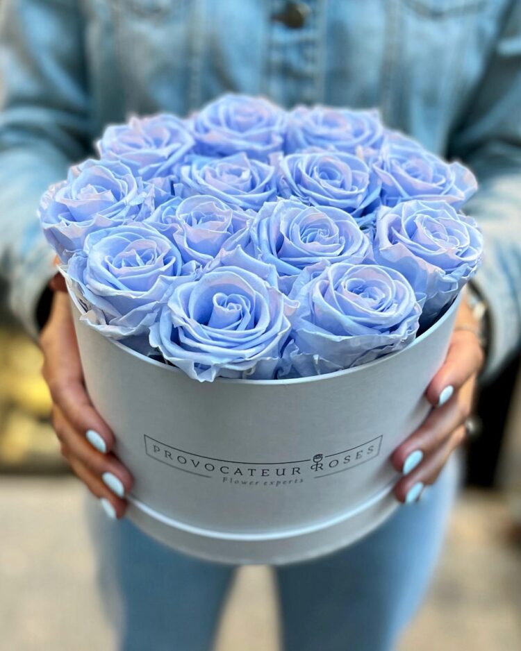 Caja Redonda de Rosas Preservadas baby blue