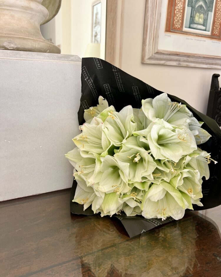 White Amarilis bouquet