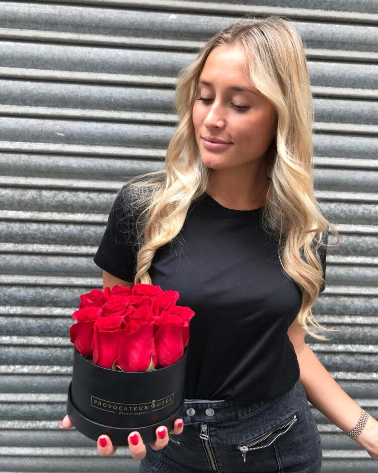 Caja Redonda de Rosas Frescas Rojas