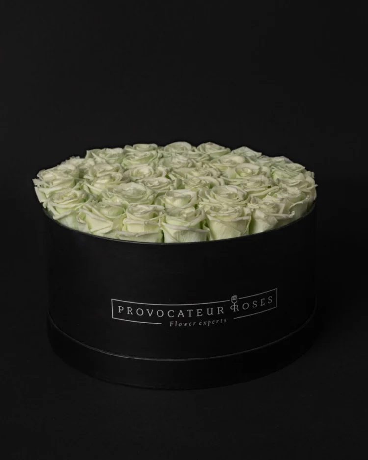 Black Round Box Eternal Tiffany Roses