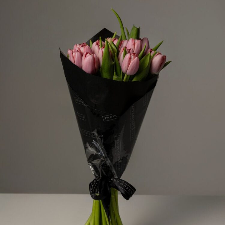 Ramo de tulipanes rosas