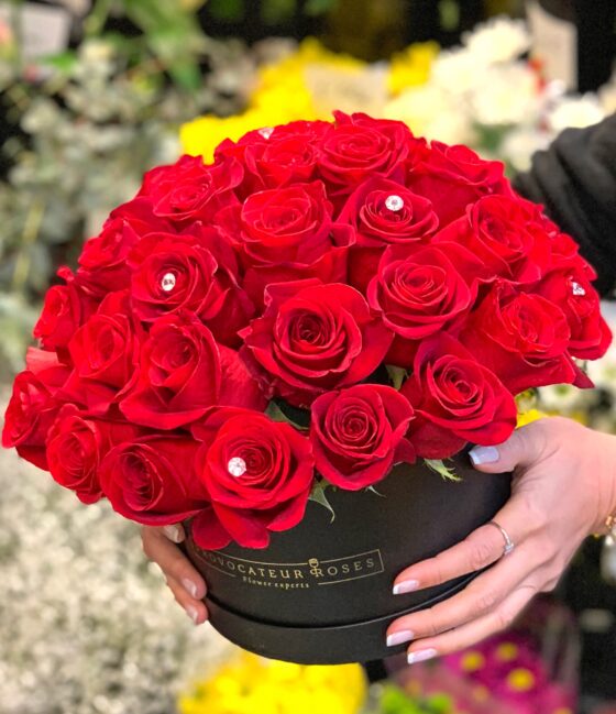 50 Red Roses Glamour Box