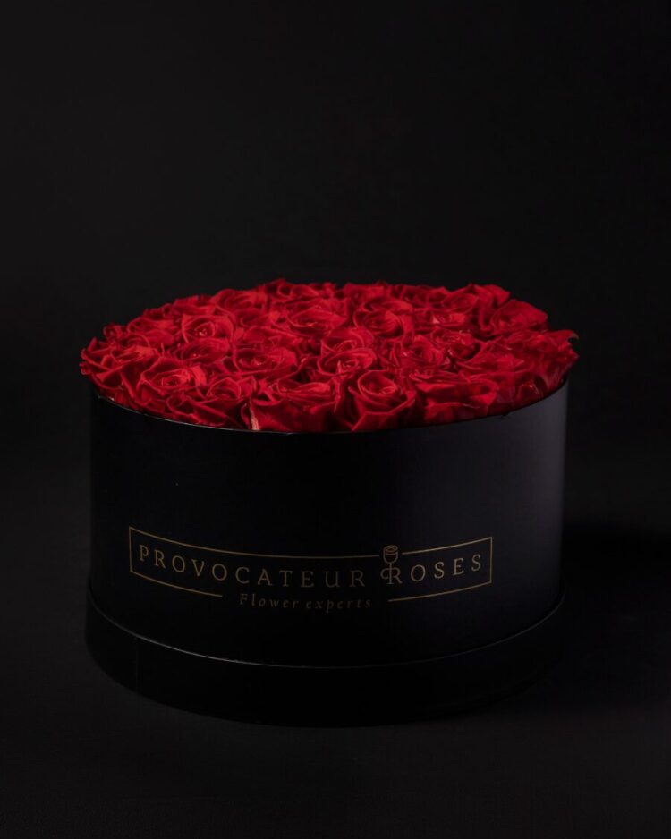 Black Premium Box Rosas Frescas Rojas