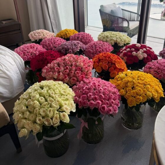 Magic 100 Roses Bouquet