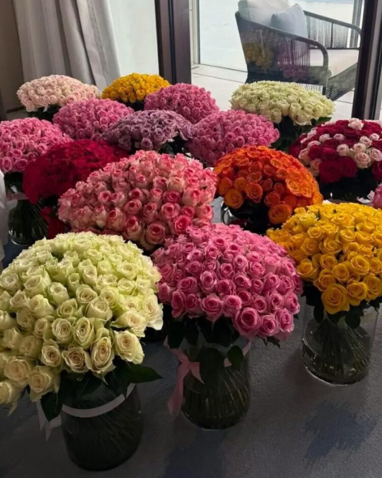 Magic 100 Roses Bouquet