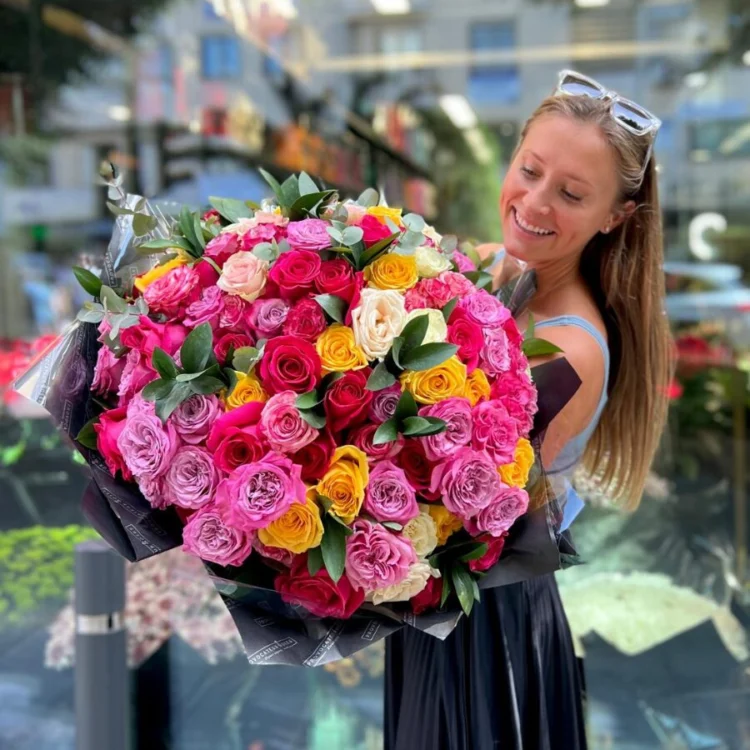 120 Roses Happiness bouquet