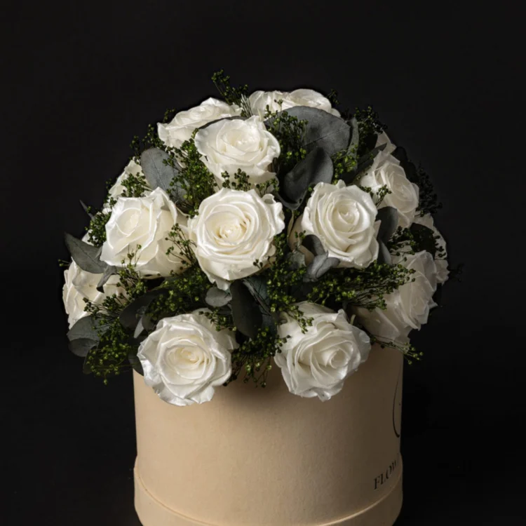 Glamour Box Pearl Roses