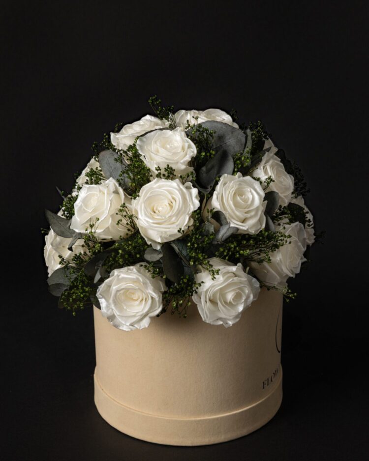 Glamour Box Pearl Roses