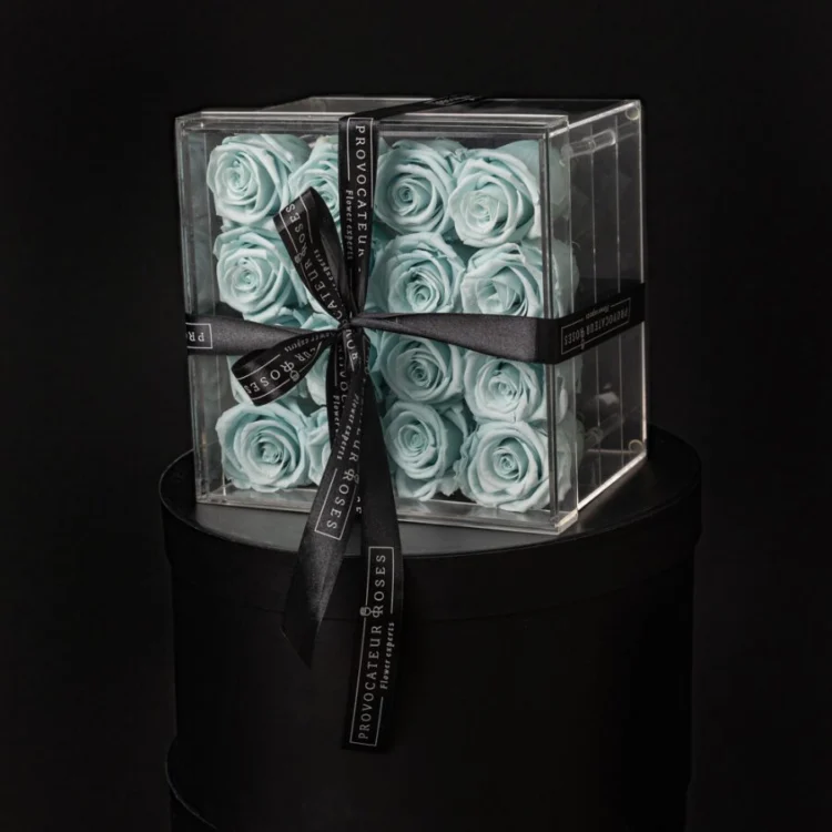Acrylic Box with 16 Tiffany Preserved Roses