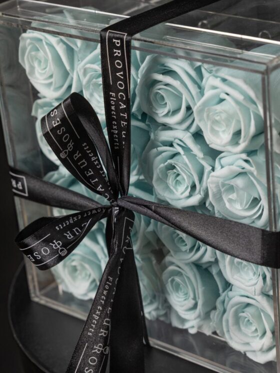 Caja Acrílica con 16 Rosas Preservadas Tiffany - Imagen 3