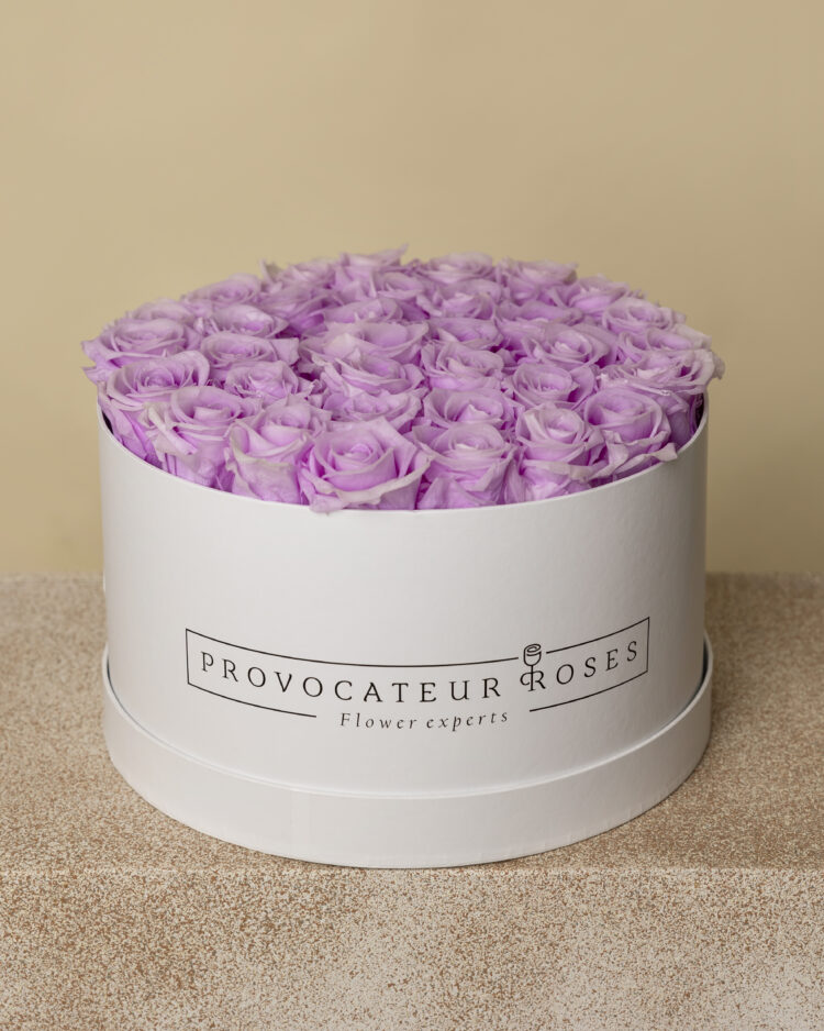 Caja redonda de rosas preservadas baby Lili