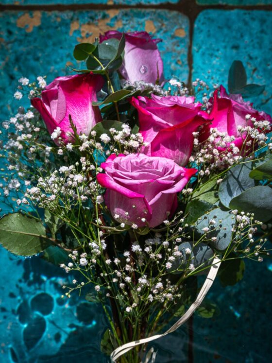 Ramo 6 Rosas Deep Purple Variado - Imagen 2