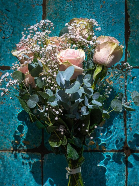 Ramo 6 Rosas Frutteto Variado - Imagen 2