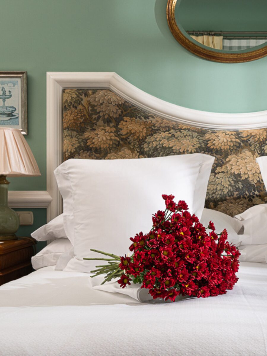 Ramo Margaritas Granate – 10 Tallos