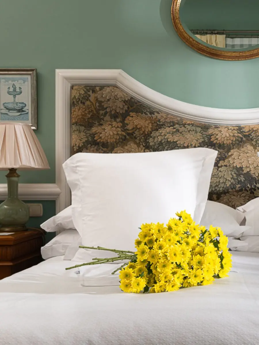 Yellow Daisy Bouquet – 10 Stems