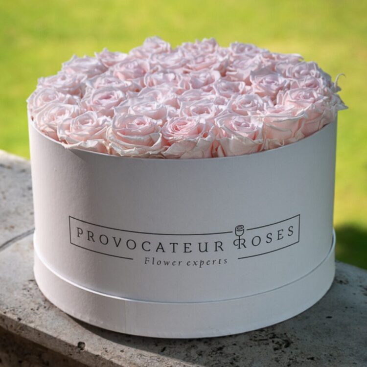 Caja Blanca 30cm Rosas Rosita