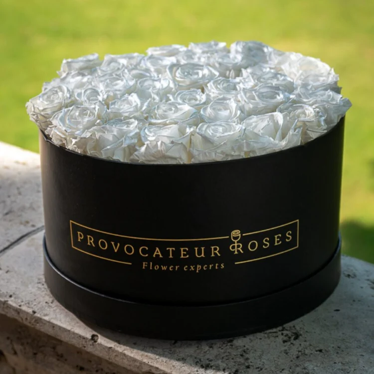 Black Box 30cm White Roses
