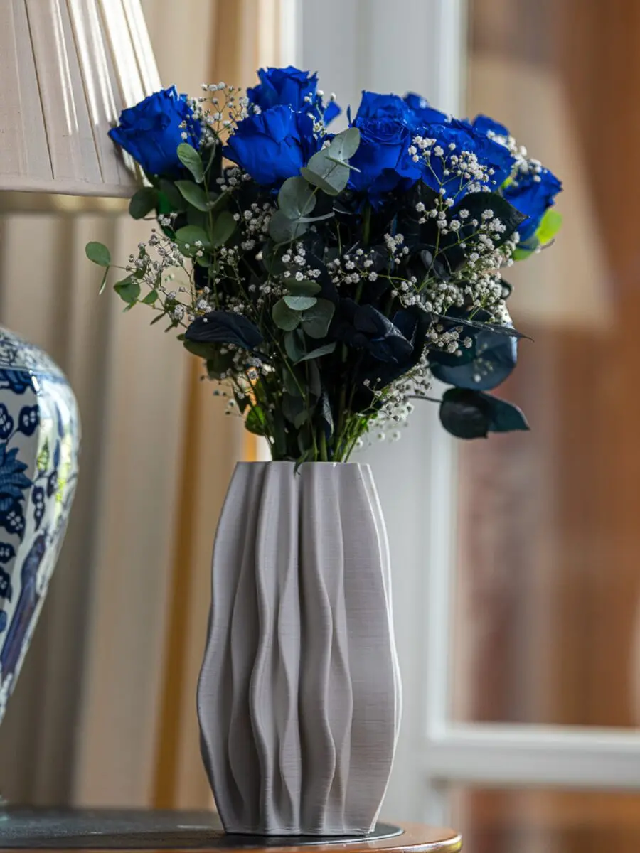 Bouquet of 12 Assorted Blue Roses - Image 2