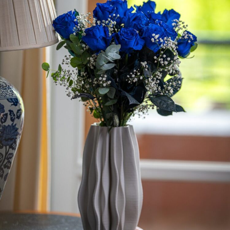 Ramo 12 Rosas Azules Variado