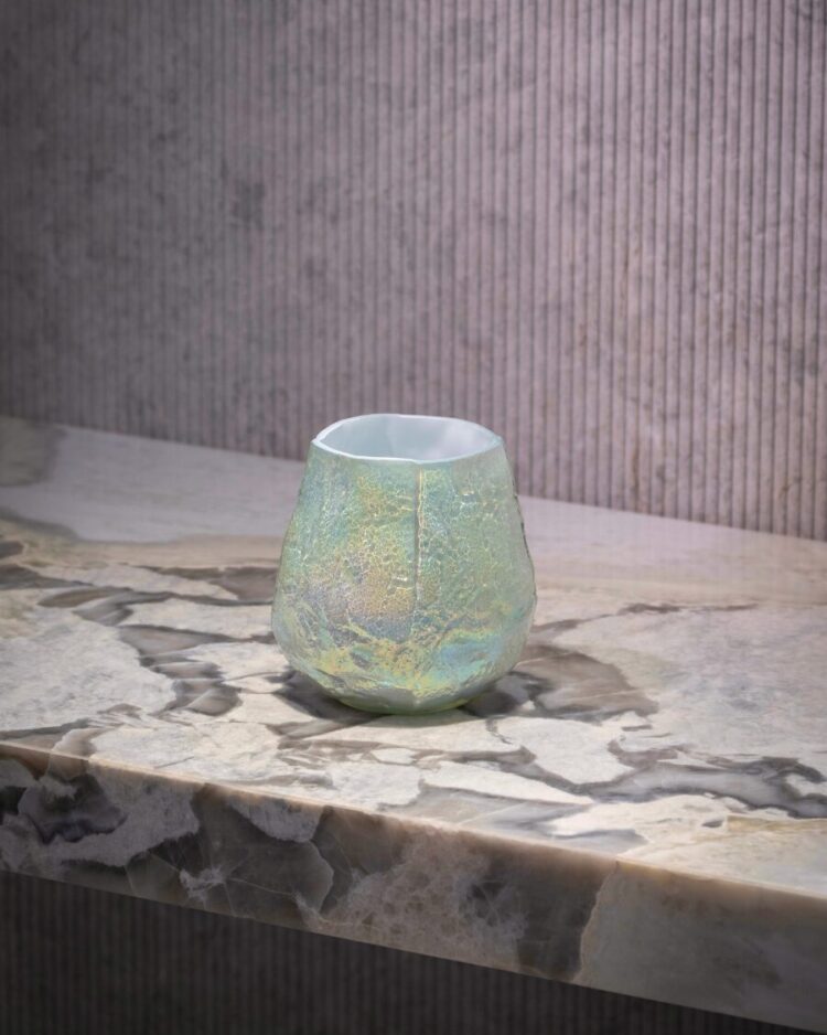 Jarrón Iridiscente Materico Blanco