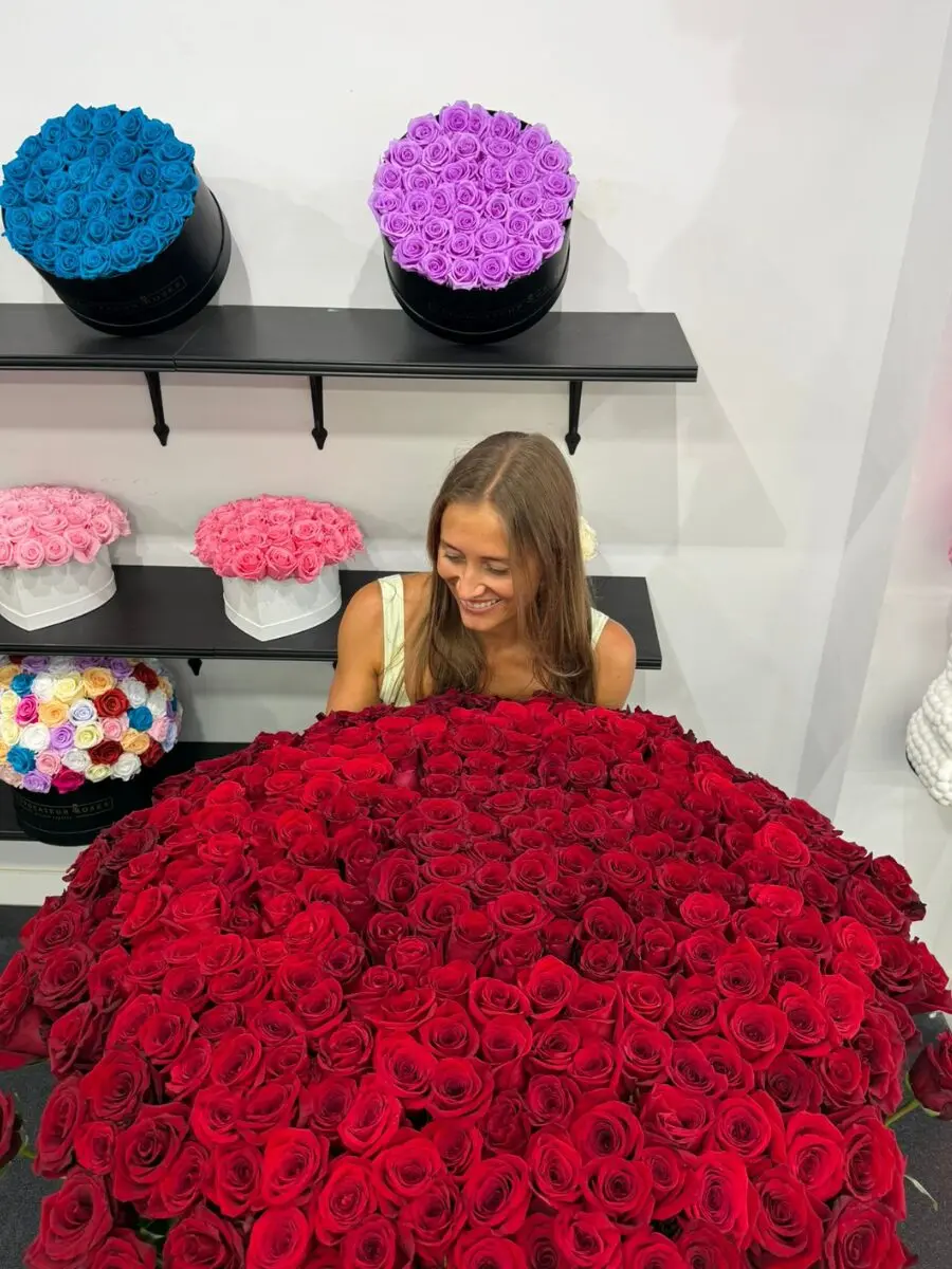 300 Red Roses - Image 2