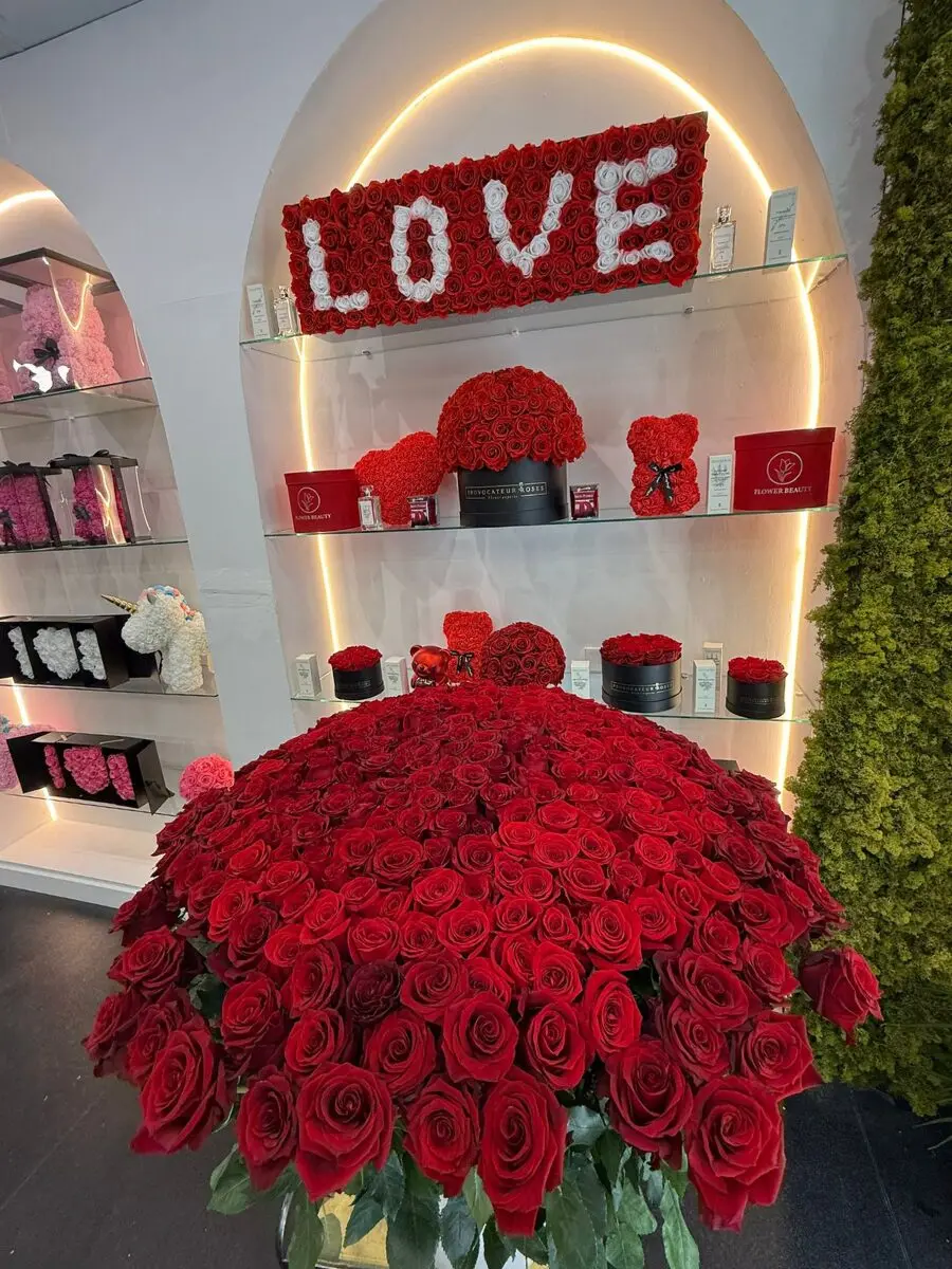 300 Red Roses - Image 3