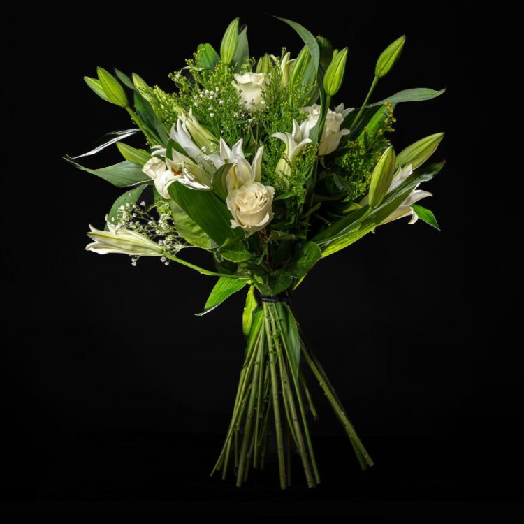 Bouquet Lilium y Rosas Blancas
