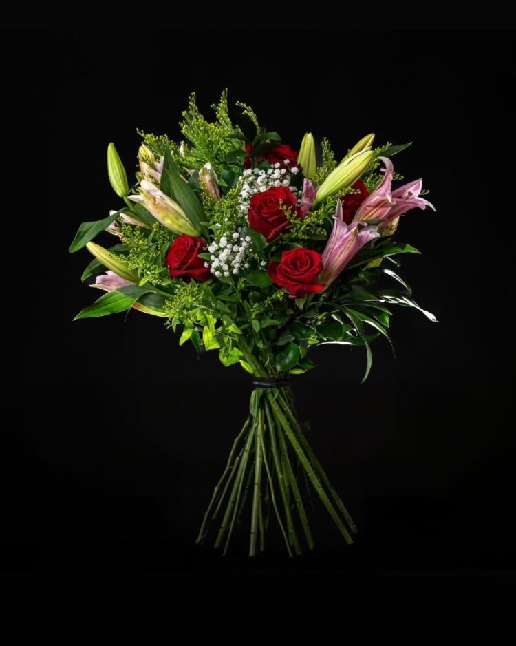 Bouquet Lilium Rosa y Rosas Rojas