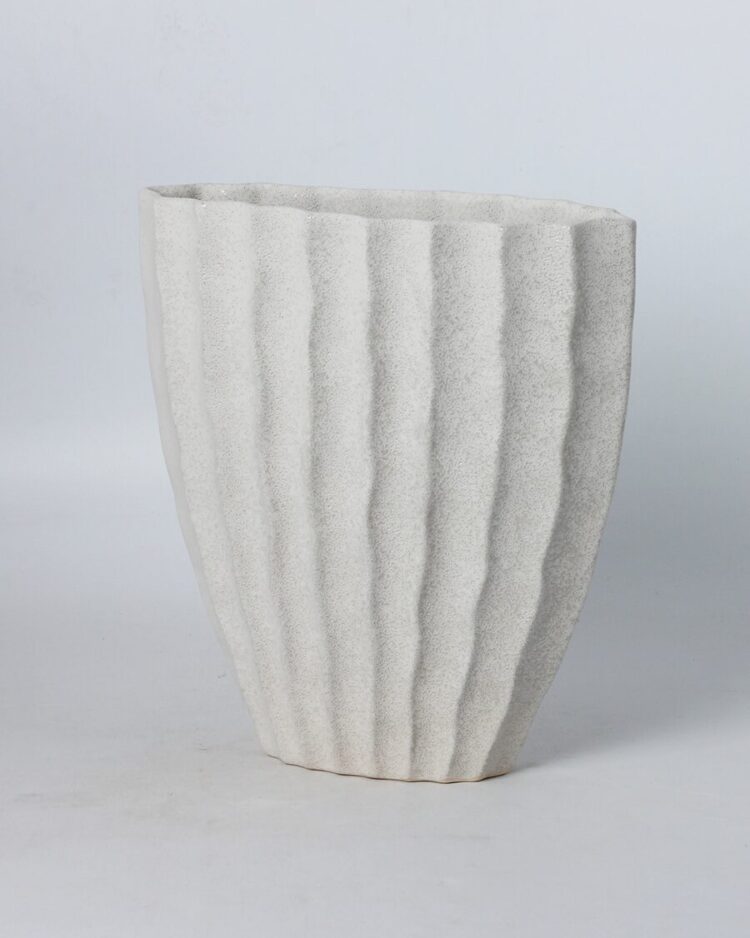 Jarrón Columna Esculpida