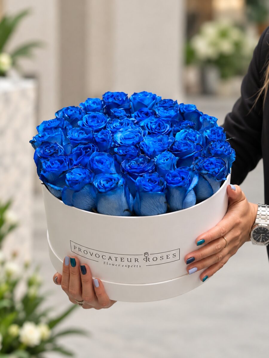 Caja Redonda de Rosas Frescas electric blue