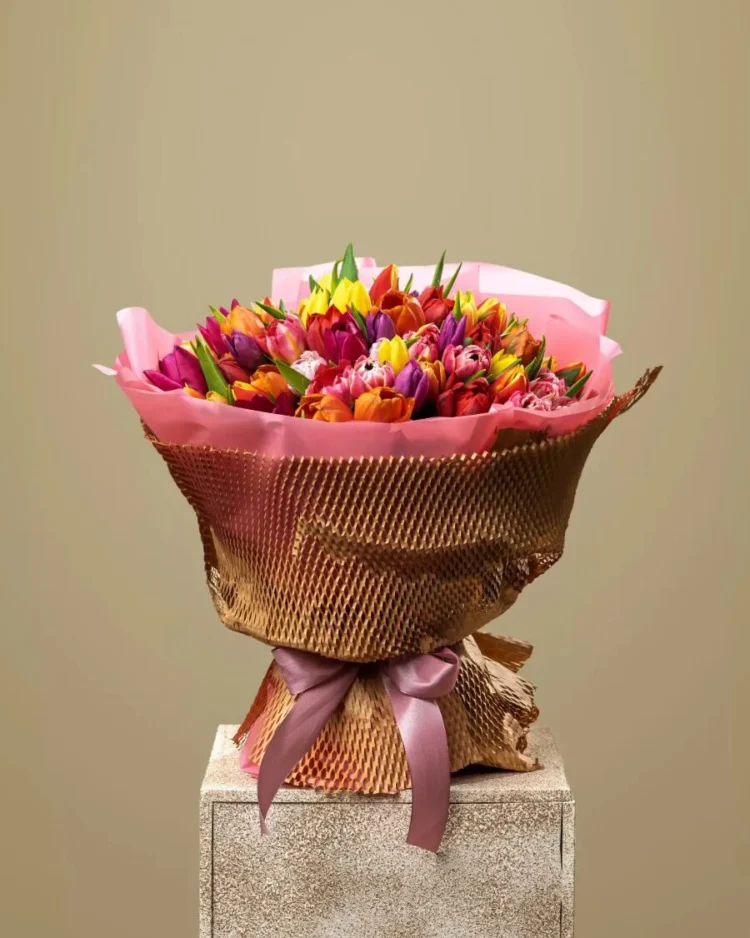 Bouquet of 100 Mixed Tulips