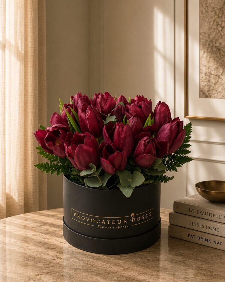 Caja de tulipanes morados