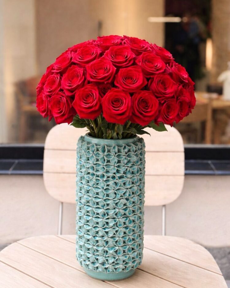 Velvet Dome 50 Roses