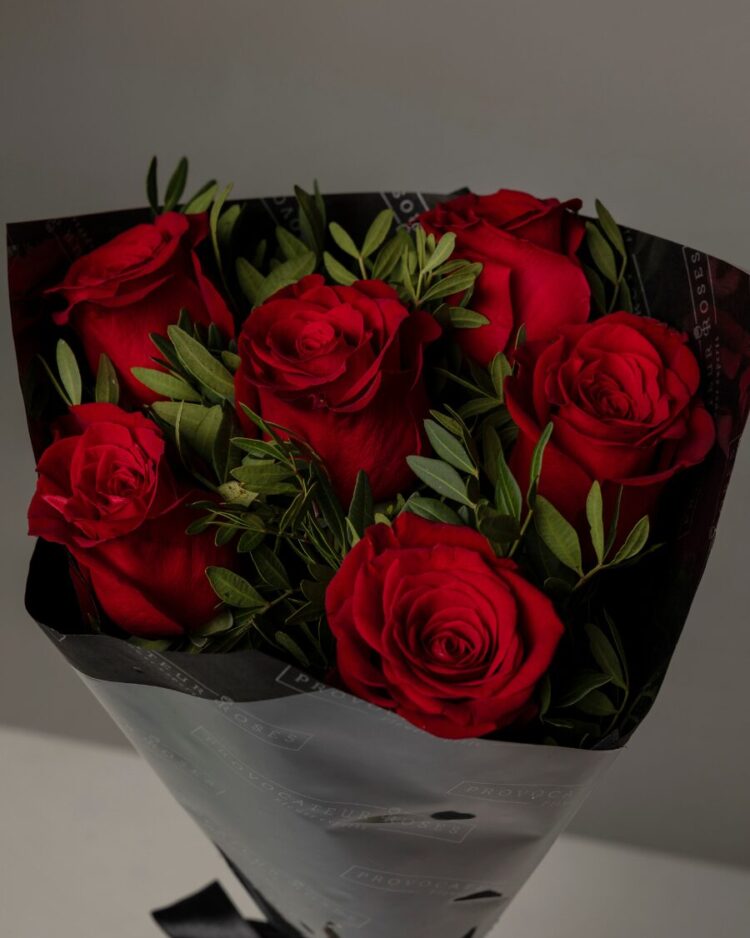 6 Rosas Explorer con Verdes Variados