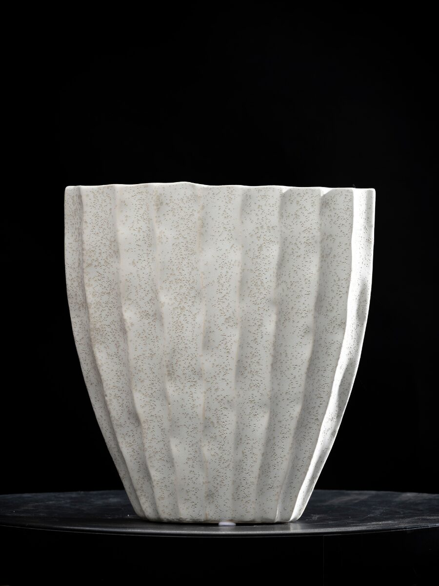 Jarrón Columna Esculpida